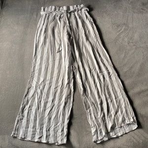 High-wasted grey and white stripe pants! Size M.